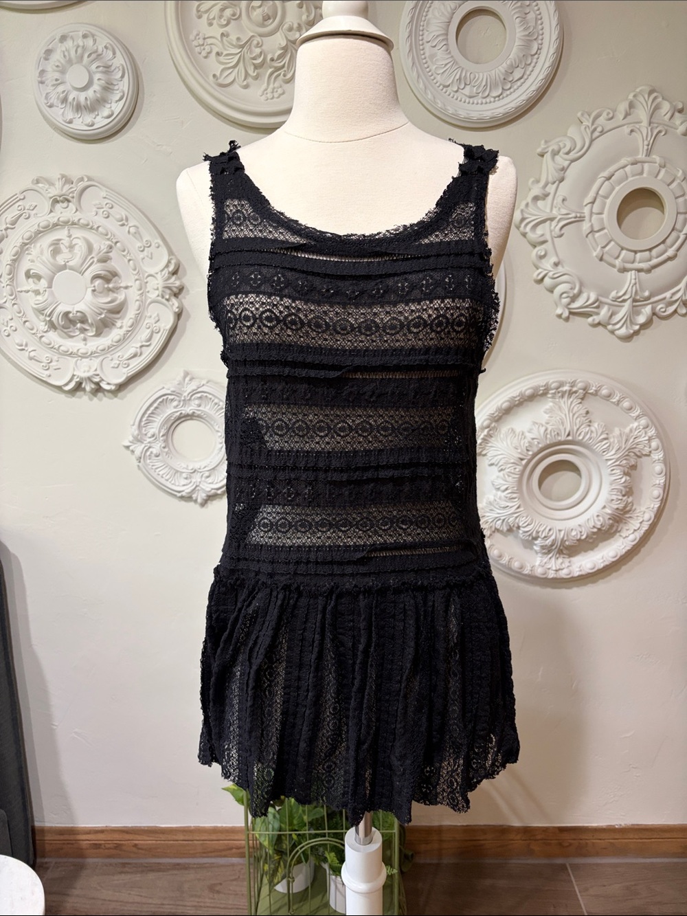 Black Lace Sleeveless Tank